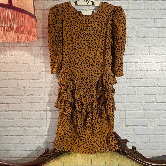 🎈SOLD🎈VINTAGE Milanzo 80s Leopard Print Ruffled Bottom Midi Dress 5/6 Puff - Picture 13 of 16